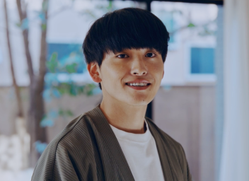 笑顔の裏で考えていることとはのサムネイル